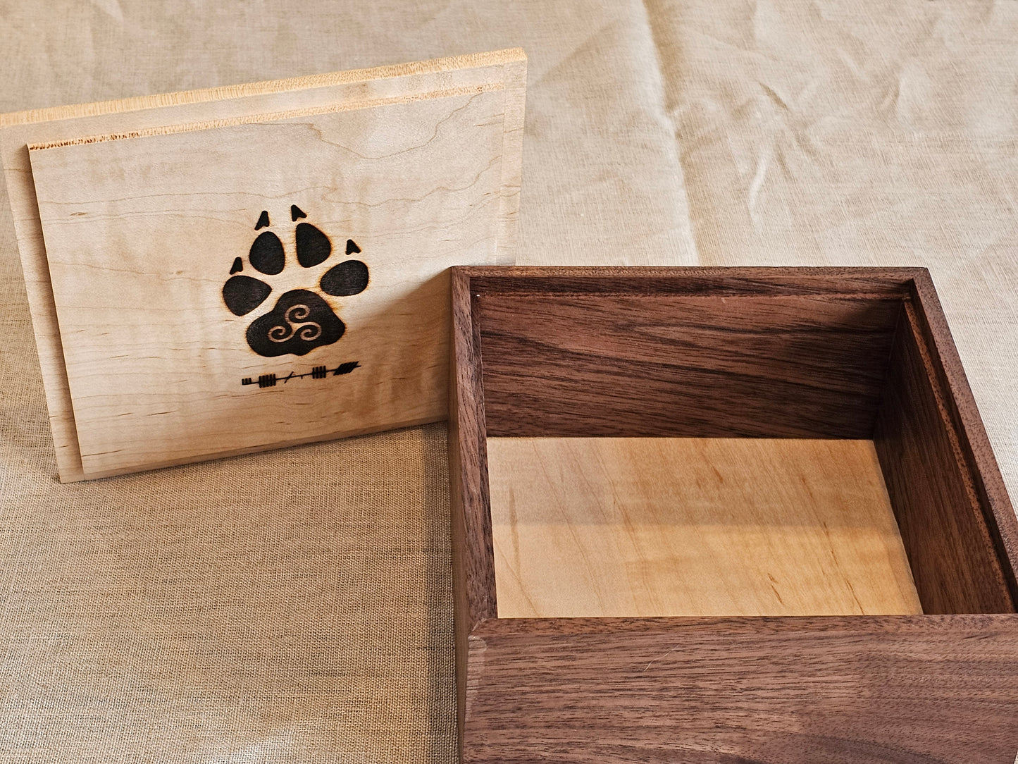 Small Decorative Keepsake Box (Rosewood Handle)