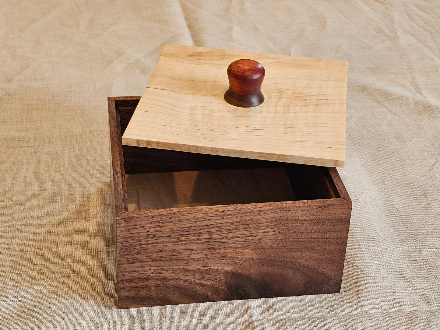 Small Decorative Keepsake Box (Rosewood Handle)