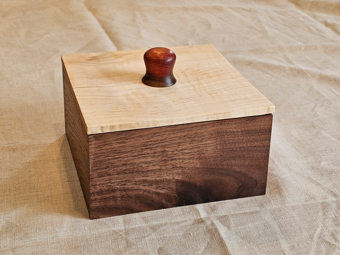 Small Decorative Keepsake Box (Rosewood Handle)